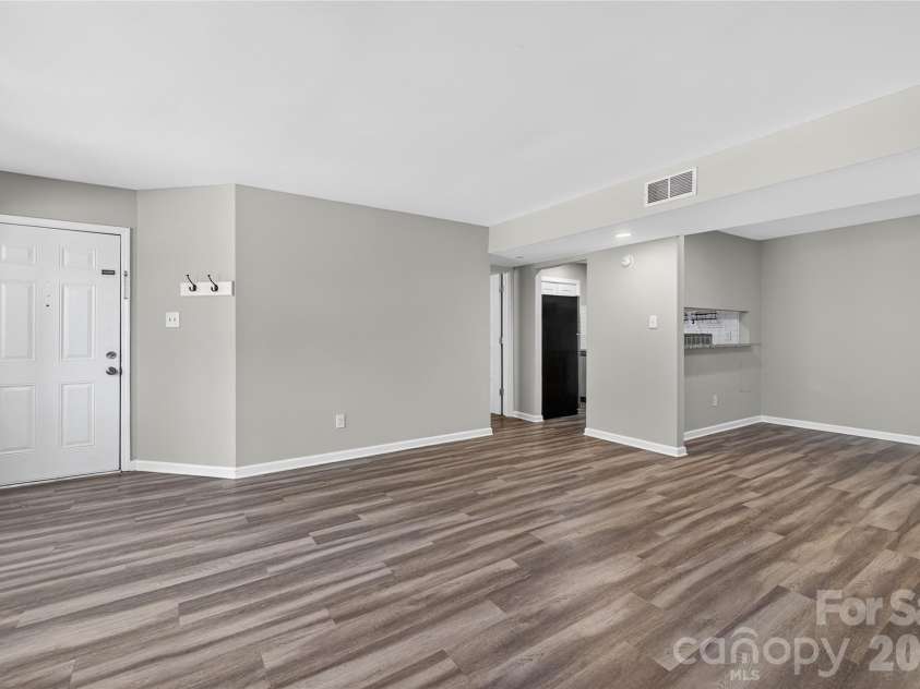1612 Sharon Road, Charlotte, NC 28210.  MLS# CAR4364547, YatesRealty ID 11321. 