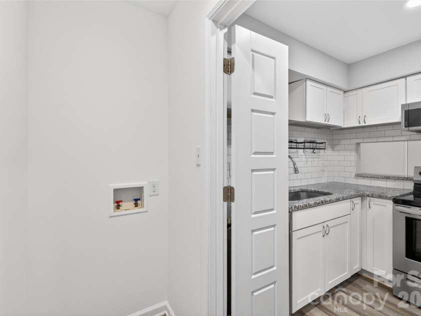1612 Sharon Road, Charlotte, NC 28210.  MLS# CAR4364547, YatesRealty ID 11321. 