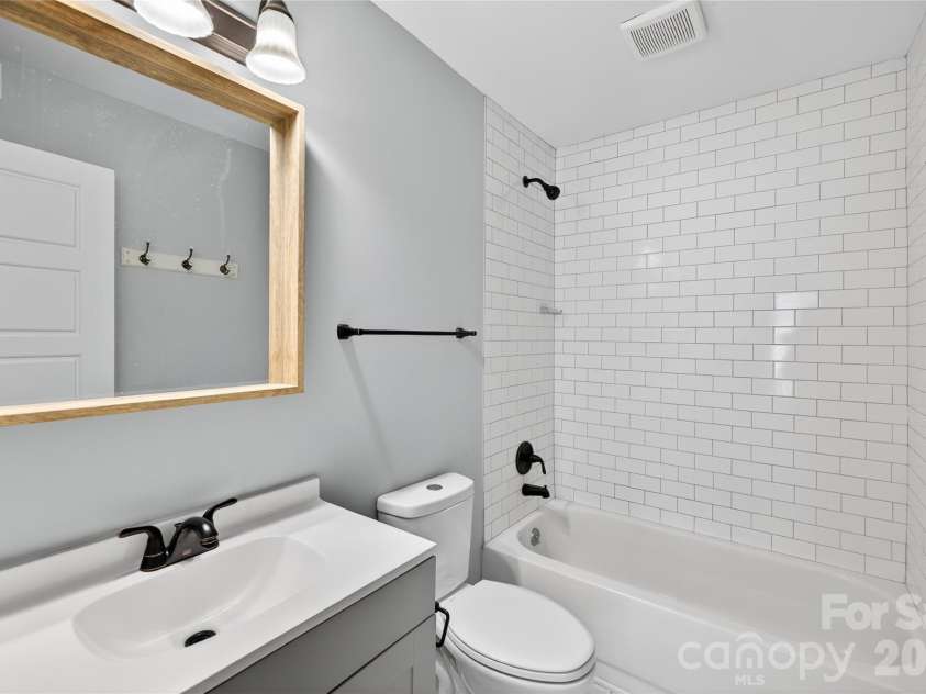 1612 Sharon Road, Charlotte, NC 28210.  MLS# CAR4364547, YatesRealty ID 11321. 