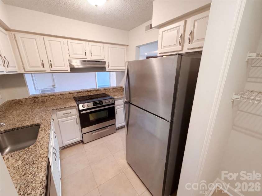 1612 Sharon Road, Charlotte, NC 28210.  MLS# CAR4415970, YatesRealty ID 11321. 