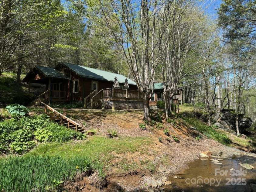 324 Marble Mine Road, Bakersville, NC 28705.  MLS# CAR4237907, YatesRealty ID 11321. 