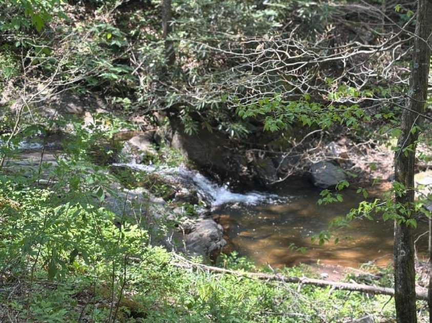 324 Marble Mine Road, Bakersville, NC 28705.  MLS# CAR4237907, YatesRealty ID 11321. 