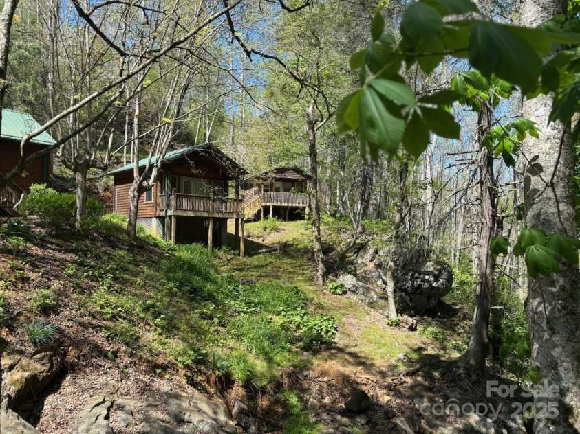 324 Marble Mine Road, Bakersville, NC 28705.  MLS# CAR4237907, YatesRealty ID 11321. 