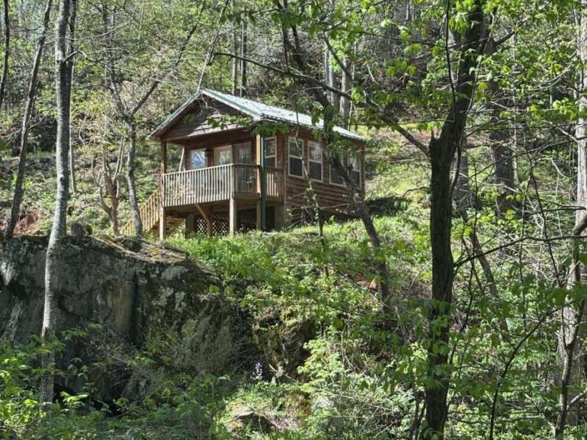 324 Marble Mine Road, Bakersville, NC 28705.  MLS# CAR4237907, YatesRealty ID 11321. Cabin 3