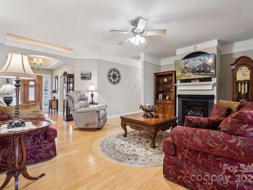 10620 Ford Road, Charlotte, NC 28214.  MLS# CAR4277781, YatesRealty ID 11322. 