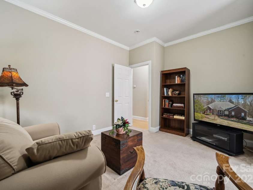 10620 Ford Road, Charlotte, NC 28214.  MLS# CAR4277781, YatesRealty ID 11322. 