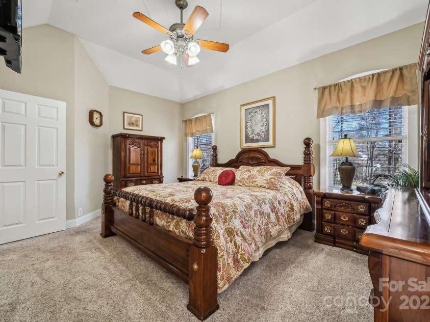 10620 Ford Road, Charlotte, NC 28214.  MLS# CAR4277781, YatesRealty ID 11322. 