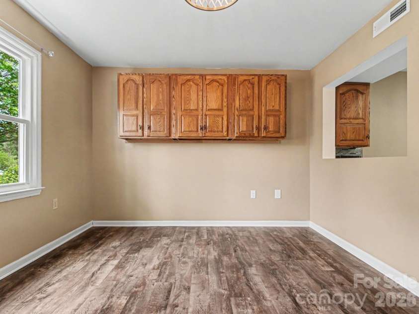 3361 47th Avenue Place, Hickory, NC 28601.  MLS# CAR4350708, YatesRealty ID 11323. Dinning Room