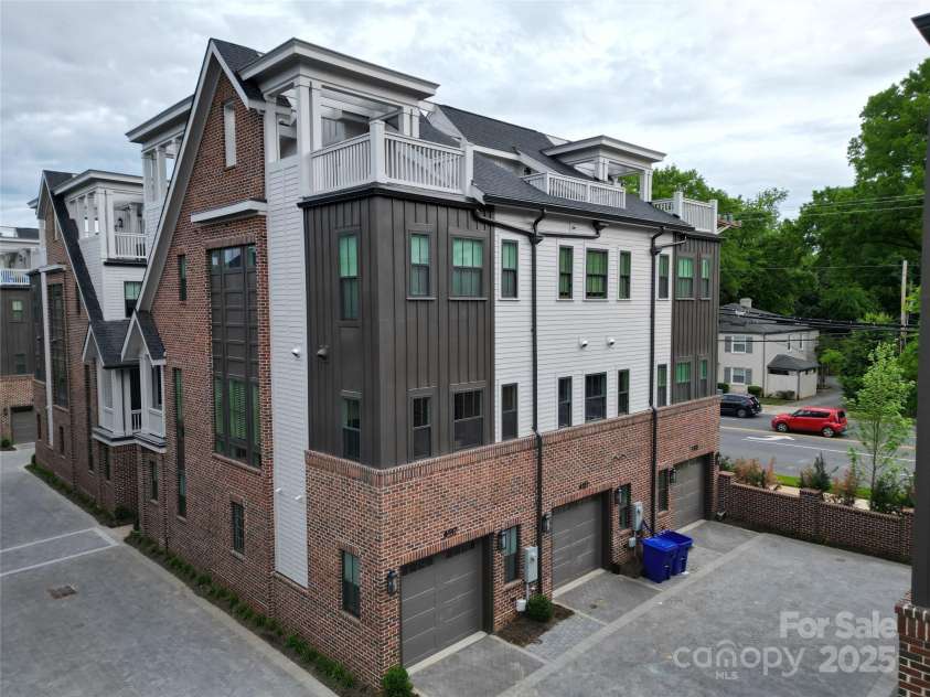4121 Selwyn Walk Court, Charlotte, NC 28209.  MLS# CAR4237040, YatesRealty ID 11323. 
