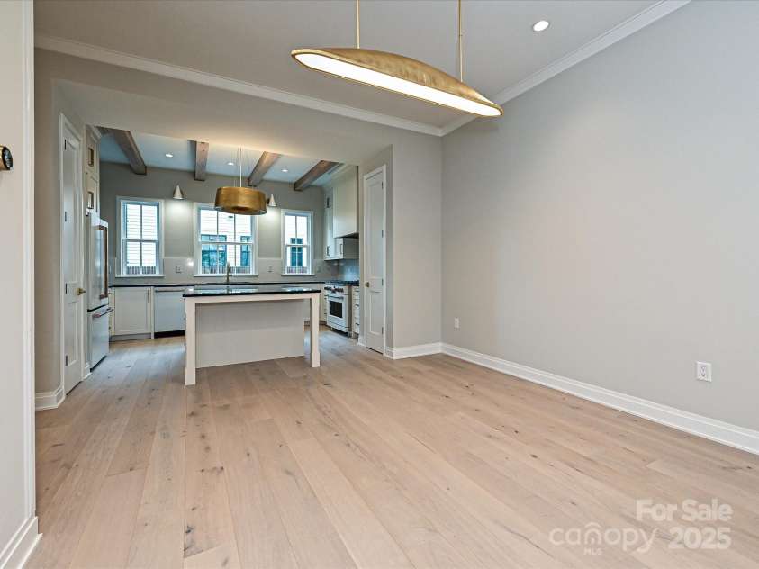 4121 Selwyn Walk Court, Charlotte, NC 28209.  MLS# CAR4237040, YatesRealty ID 11323. 