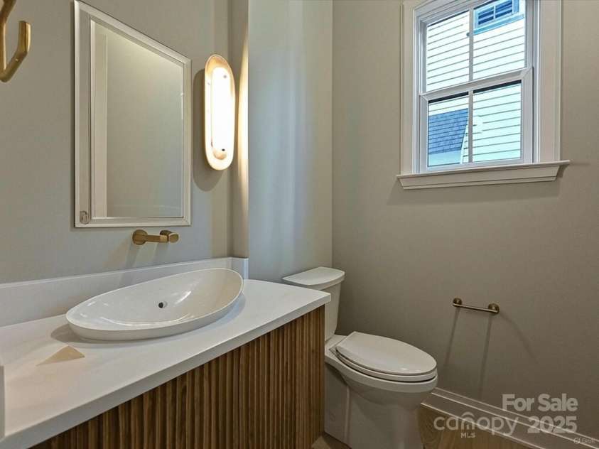 4121 Selwyn Walk Court, Charlotte, NC 28209.  MLS# CAR4237040, YatesRealty ID 11323. 