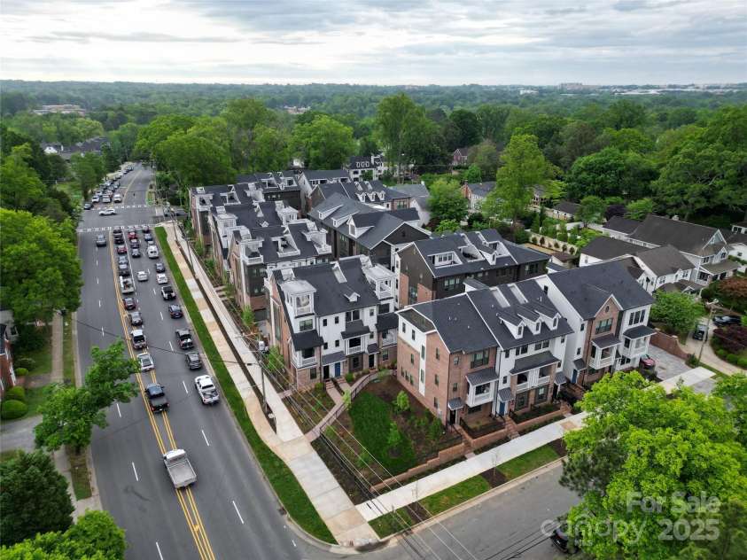 4121 Selwyn Walk Court, Charlotte, NC 28209.  MLS# CAR4237040, YatesRealty ID 11323. Selwyn Walk