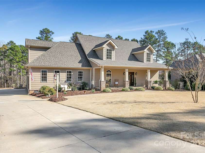 2634 Fox Ridge Road, Asheboro, NC 27205.  MLS# CAR4255934, YatesRealty ID 11324. 
