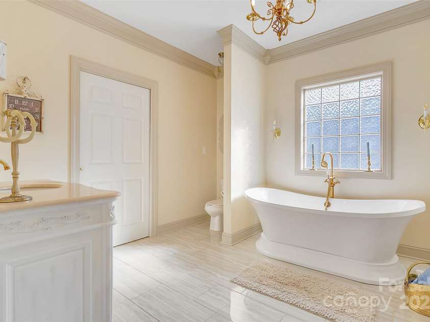2634 Fox Ridge Road, Asheboro, NC 27205.  MLS# CAR4255934, YatesRealty ID 11324. 