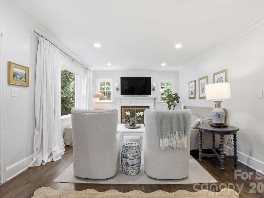 2732 Temple Lane, Charlotte, NC 28205.  MLS# CAR4362386, YatesRealty ID 11324. 