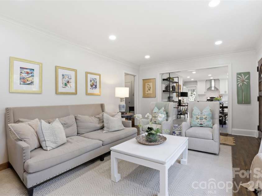 2732 Temple Lane, Charlotte, NC 28205.  MLS# CAR4362386, YatesRealty ID 11324. 