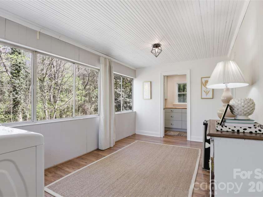 2732 Temple Lane, Charlotte, NC 28205.  MLS# CAR4362386, YatesRealty ID 11324. 