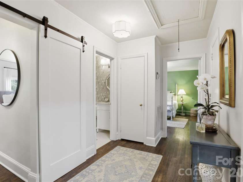 2732 Temple Lane, Charlotte, NC 28205.  MLS# CAR4362386, YatesRealty ID 11324. 