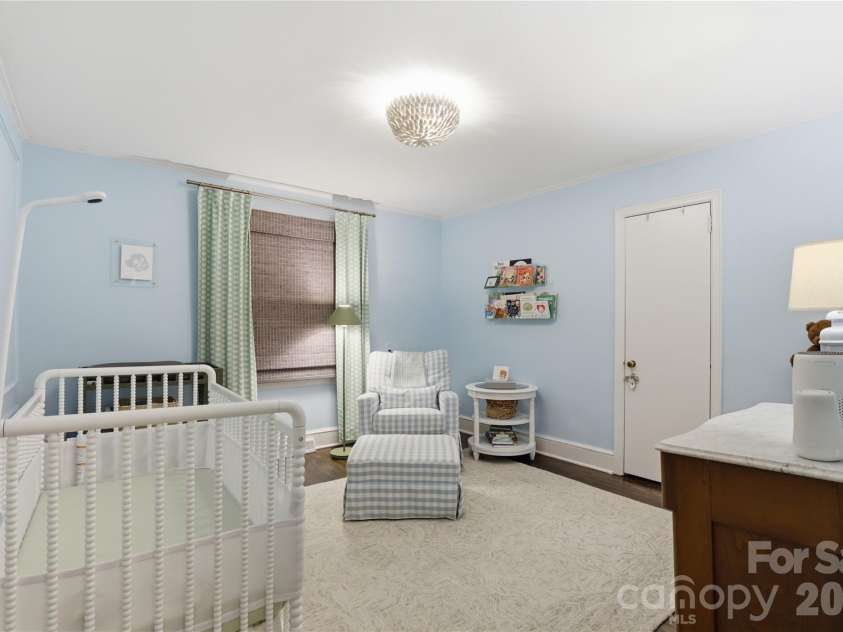 2732 Temple Lane, Charlotte, NC 28205.  MLS# CAR4362386, YatesRealty ID 11324. 