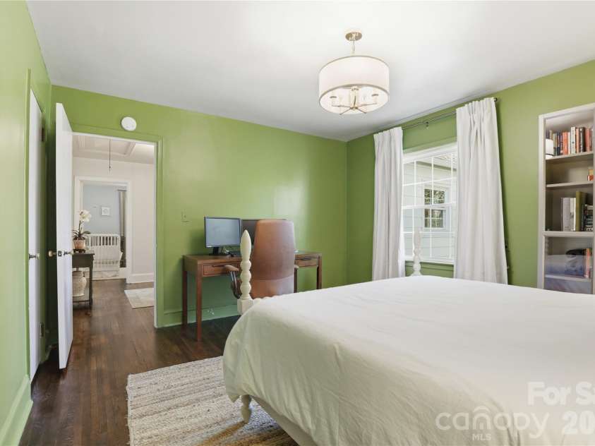 2732 Temple Lane, Charlotte, NC 28205.  MLS# CAR4362386, YatesRealty ID 11324. 