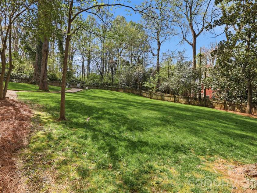 2732 Temple Lane, Charlotte, NC 28205.  MLS# CAR4362386, YatesRealty ID 11324. 