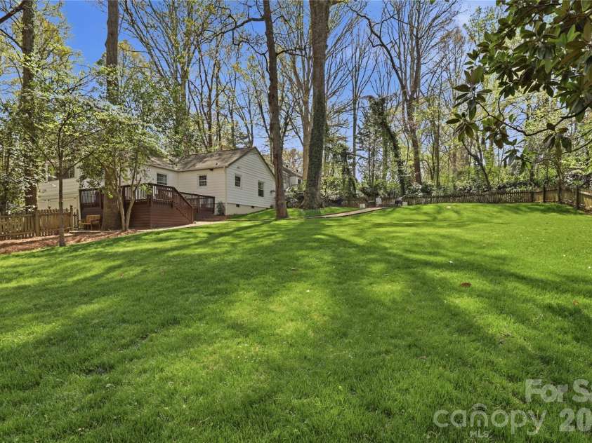 2732 Temple Lane, Charlotte, NC 28205.  MLS# CAR4362386, YatesRealty ID 11324. 