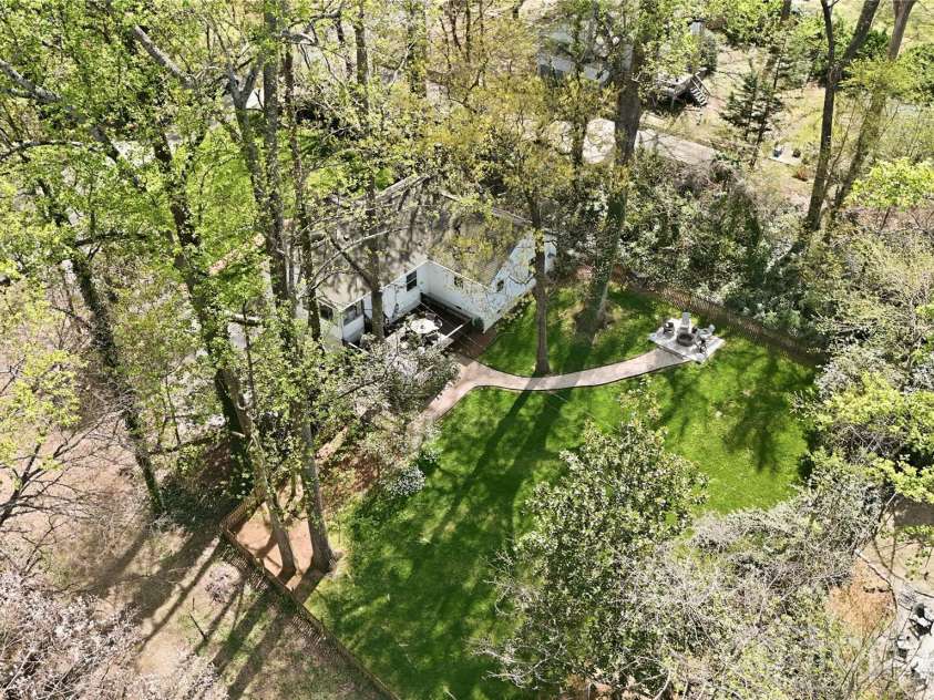 2732 Temple Lane, Charlotte, NC 28205.  MLS# CAR4362386, YatesRealty ID 11324. 