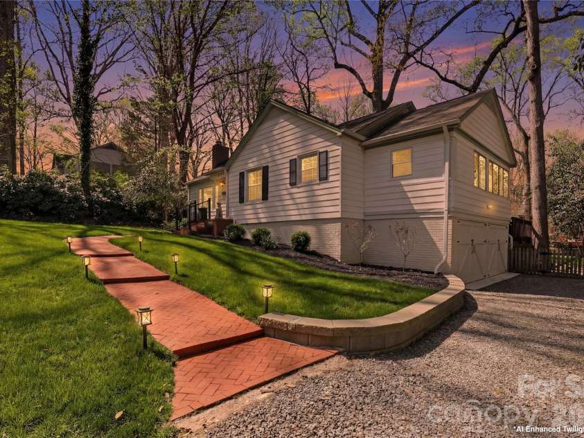 2732 Temple Lane, Charlotte, NC 28205.  MLS# CAR4362386, YatesRealty ID 11324. 