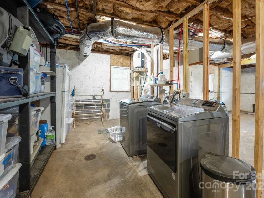 81 Bear Creek Road, Asheville, NC 28806.  MLS# CAR4253442, YatesRealty ID 11325. Laundry Area has Sink
