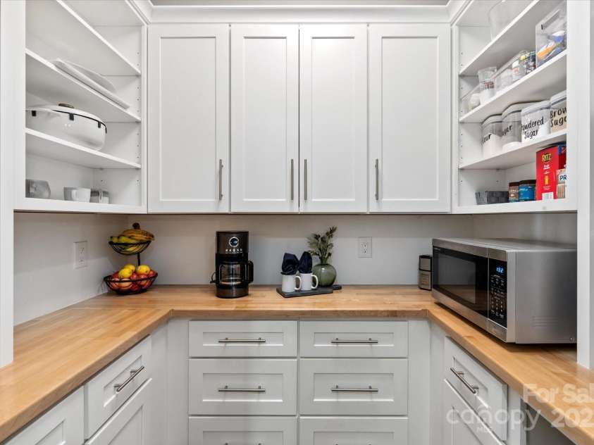 938 Rock Forest Way, Fort Mill, SC 29707.  MLS# CAR4252982, YatesRealty ID 11326. 