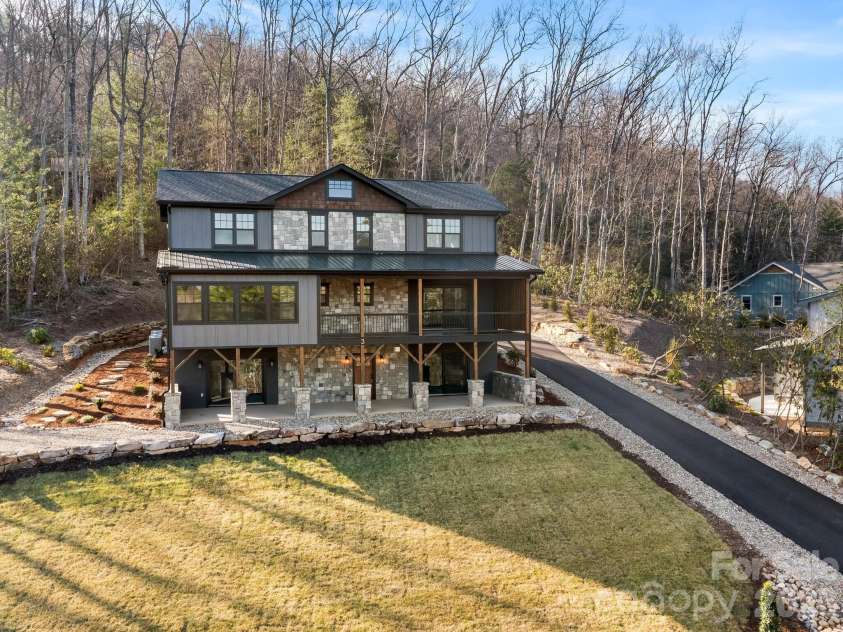 3 Erin Glen Court, Fairview, NC 28730.  MLS# CAR4316176, YatesRealty ID 11327. 