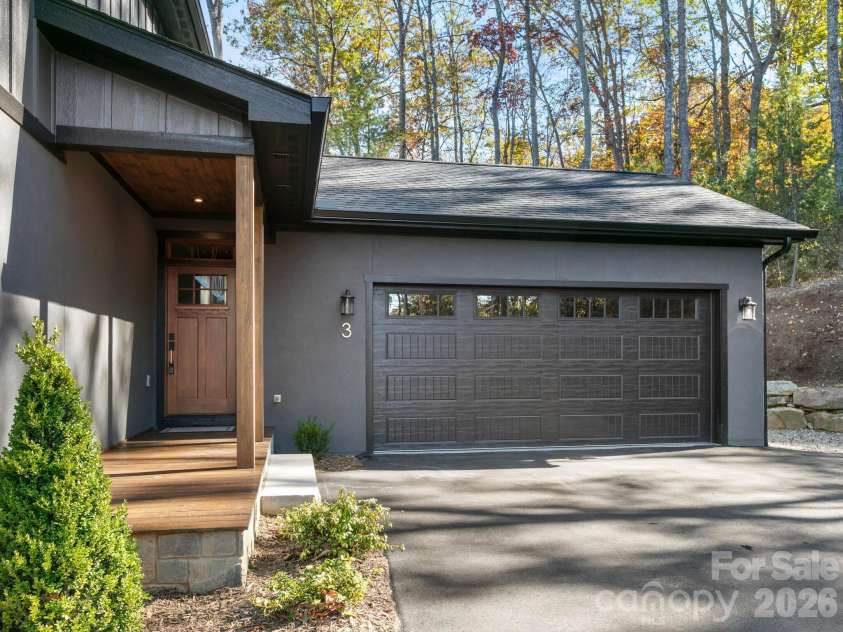 3 Erin Glen Court, Fairview, NC 28730.  MLS# CAR4316176, YatesRealty ID 11327. 
