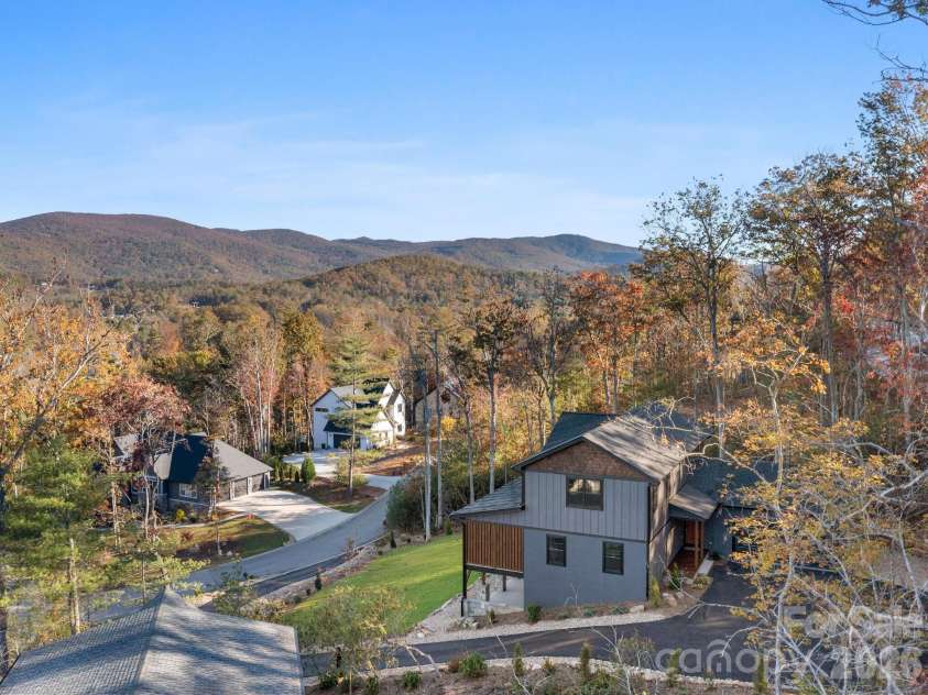 3 Erin Glen Court, Fairview, NC 28730.  MLS# CAR4316176, YatesRealty ID 11327. 