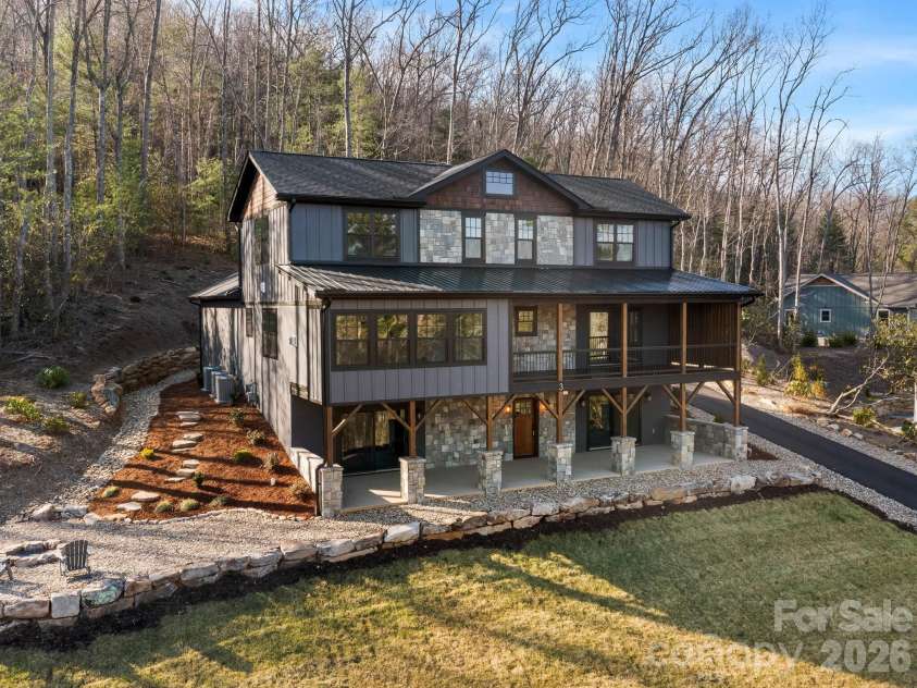 3 Erin Glen Court, Fairview, NC 28730.  MLS# CAR4316176, YatesRealty ID 11327. 
