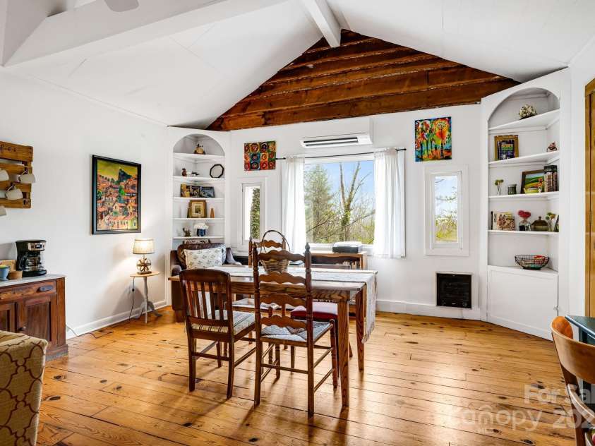 336&351 Colony Road, Hendersonville, NC 28792.  MLS# CAR4253932, YatesRealty ID 11328. 