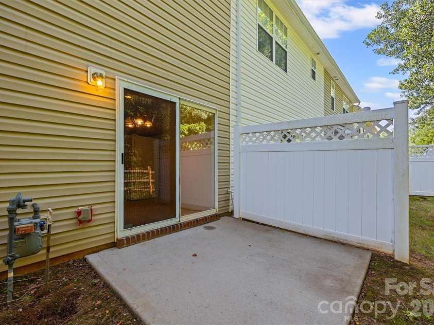 479 Delta Drive, Fort Mill, SC 29715.  MLS# CAR4286590, YatesRealty ID 11328. 