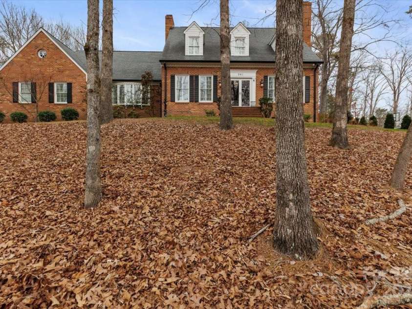 341 Beckwick Lane, Concord, NC 28025.  MLS# CAR4227845, YatesRealty ID 11329. 