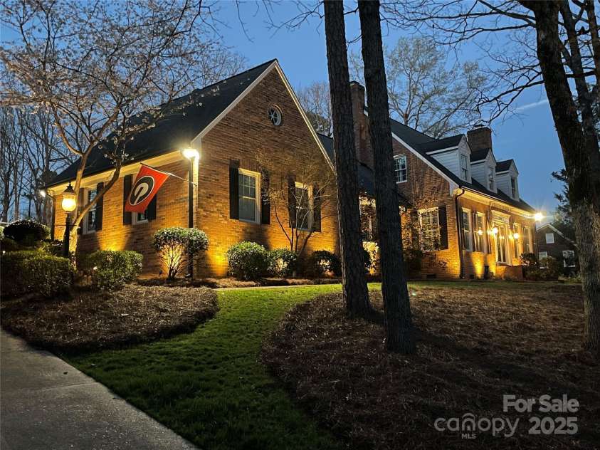 341 Beckwick Lane, Concord, NC 28025.  MLS# CAR4227845, YatesRealty ID 11329. 