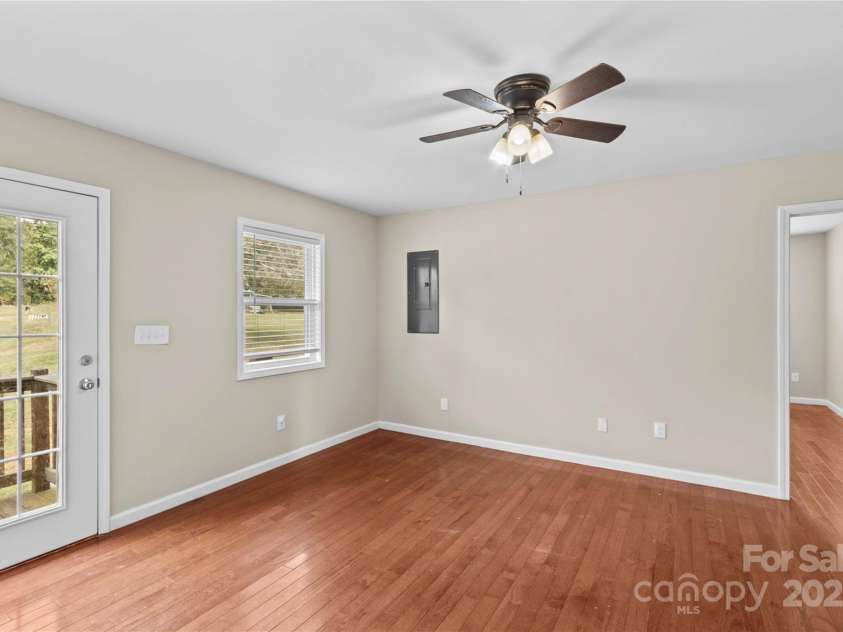 106 Emlee Street, Lexington, NC 27295.  MLS# CAR4312427, YatesRealty ID 1133. 