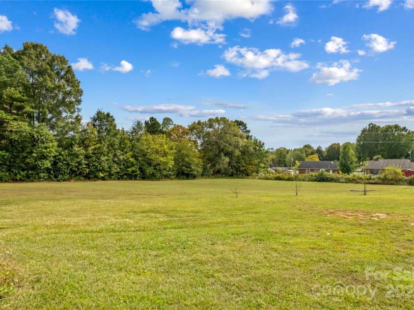 106 Emlee Street, Lexington, NC 27295.  MLS# CAR4312427, YatesRealty ID 1133. 