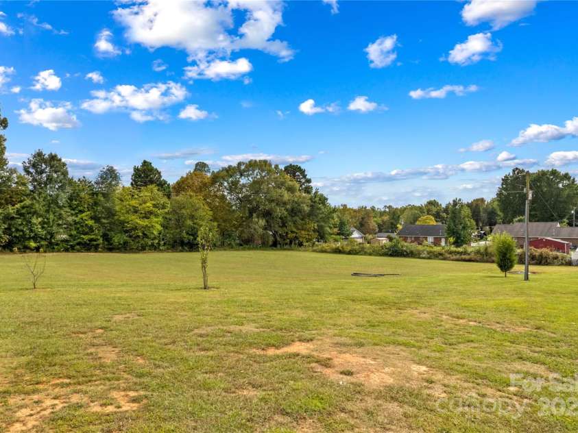 106 Emlee Street, Lexington, NC 27295.  MLS# CAR4312427, YatesRealty ID 1133. 