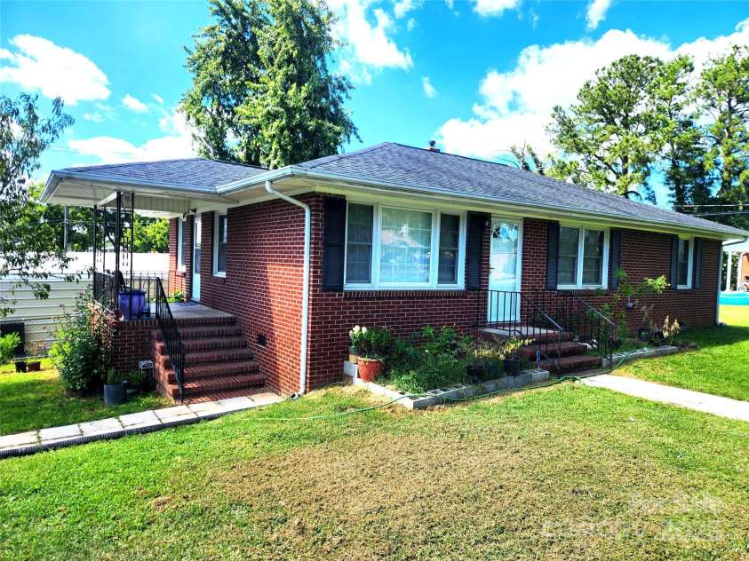 117 Bolding Street, Gastonia, NC 28052.  MLS# CAR4298588, YatesRealty ID 1133. Front of House