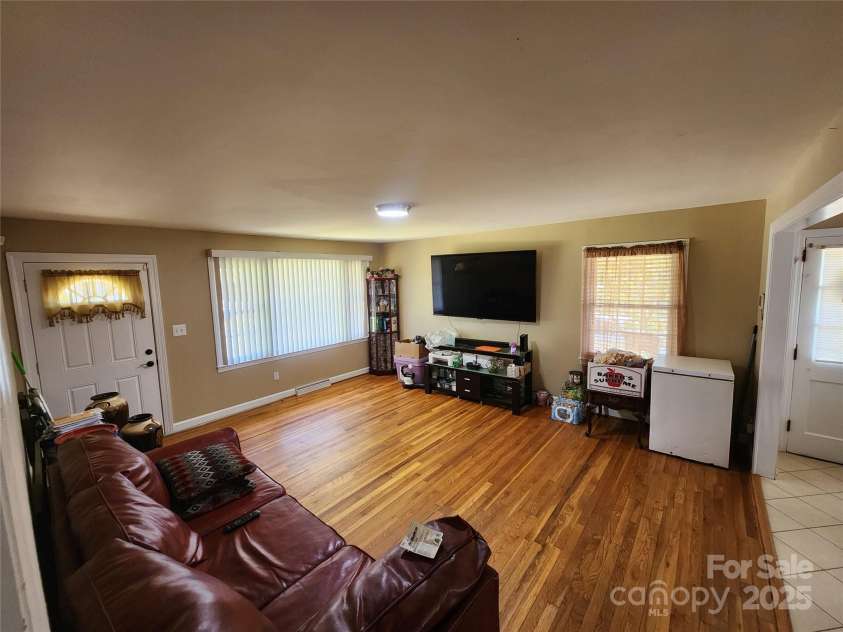 117 Bolding Street, Gastonia, NC 28052.  MLS# CAR4298588, YatesRealty ID 1133. Living Room