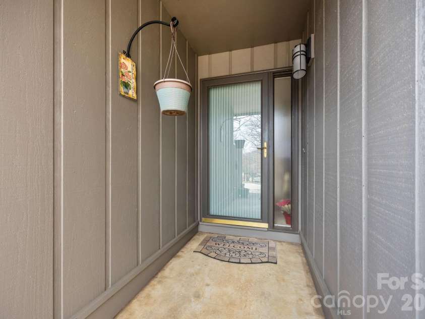 102 Crowfields Drive, Asheville, NC 28803.  MLS# CAR4352094, YatesRealty ID 11332. 