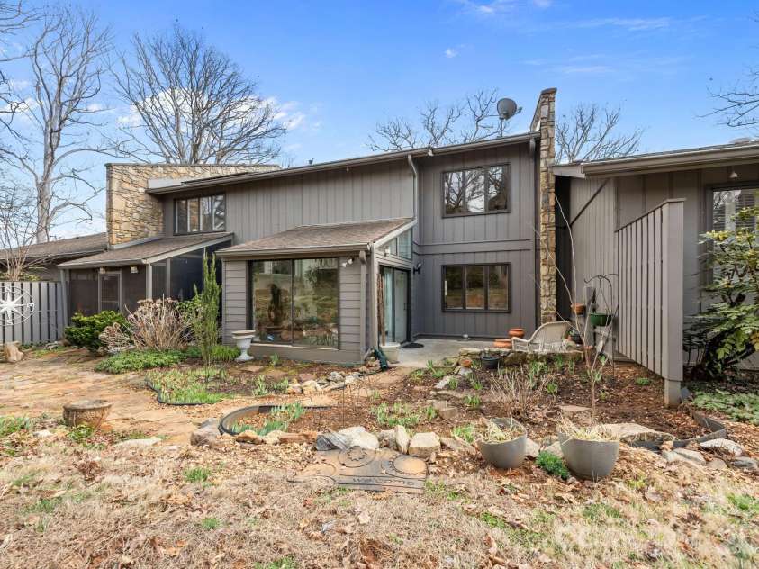 102 Crowfields Drive, Asheville, NC 28803.  MLS# CAR4352094, YatesRealty ID 11332. 