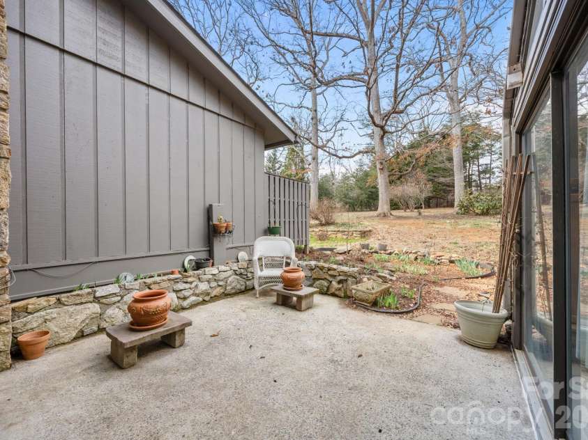 102 Crowfields Drive, Asheville, NC 28803.  MLS# CAR4352094, YatesRealty ID 11332. 