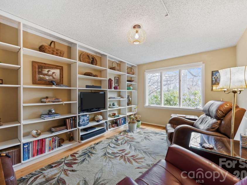 102 Crowfields Drive, Asheville, NC 28803.  MLS# CAR4352094, YatesRealty ID 11332. 