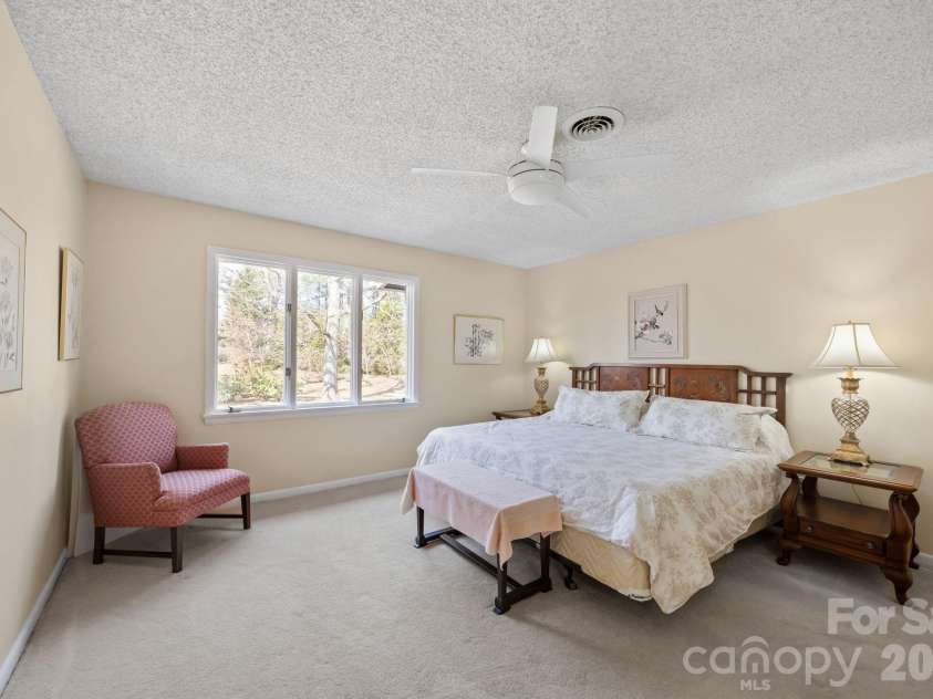 102 Crowfields Drive, Asheville, NC 28803.  MLS# CAR4352094, YatesRealty ID 11332. 
