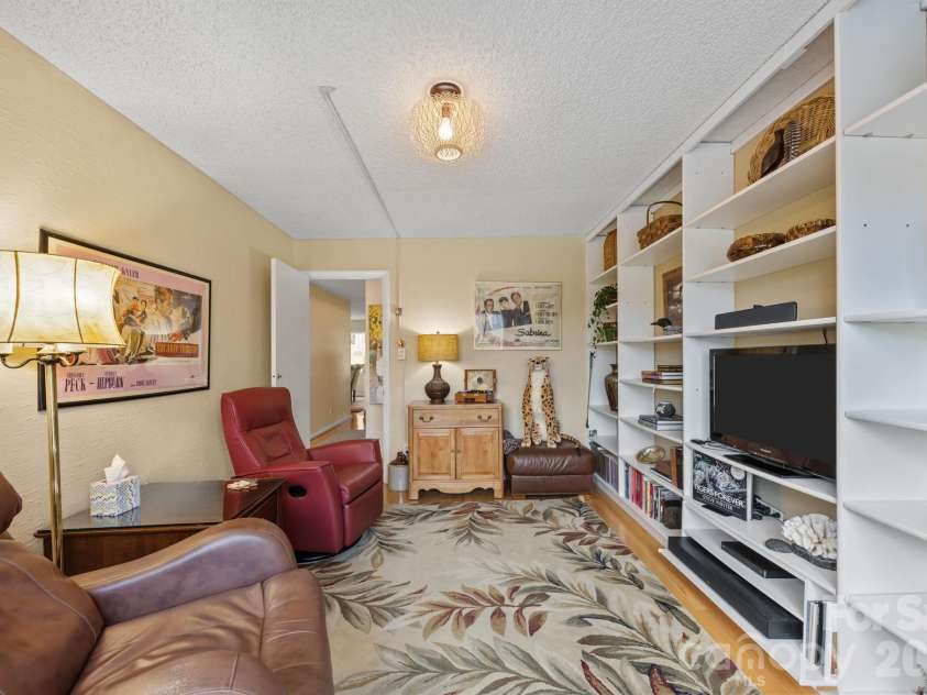 102 Crowfields Drive, Asheville, NC 28803.  MLS# CAR4352094, YatesRealty ID 11332. Den/Library