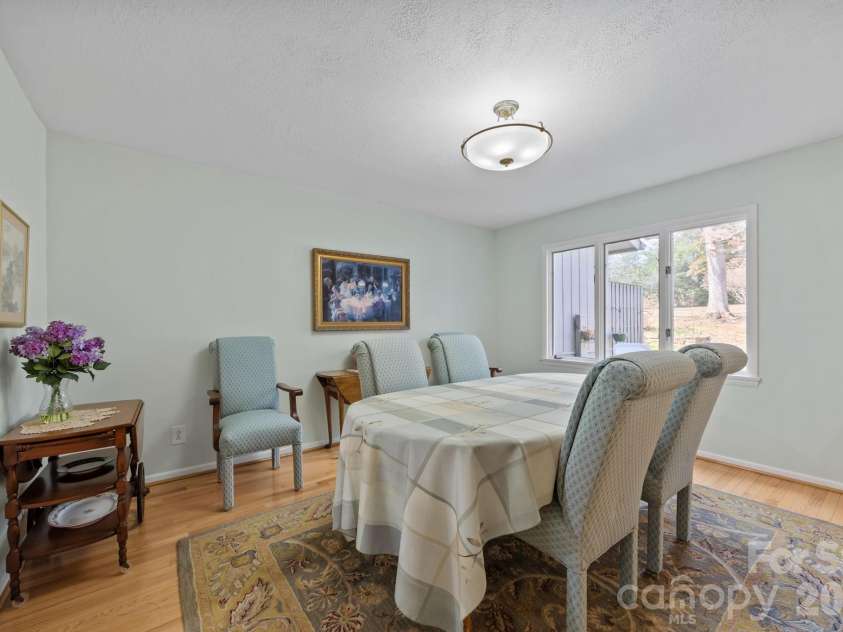 102 Crowfields Drive, Asheville, NC 28803.  MLS# CAR4352094, YatesRealty ID 11332. Dining Room